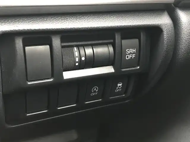 スバル インプレッサ ＸＶ 2．0i－L アイサイト 富山県 2018(平30)年 7.9万km クリスタルホワイトP 社外SDナビ/フルセグＴＶ／Ｂｌｕｅｔｏｏｔｈ/レーダークルーズコントロール/ＬＥＤヘッドライト/レーンキープアシスト/ステアリングスイッチ/電動パーキングブレーキ/Ｘ－ＭＯＤＥ/純正ＡＷ１７インチ/スマートキー／プッシュスタート/ルーフレール/ETC/衝突軽減ブレーキ/保証書／取説有り