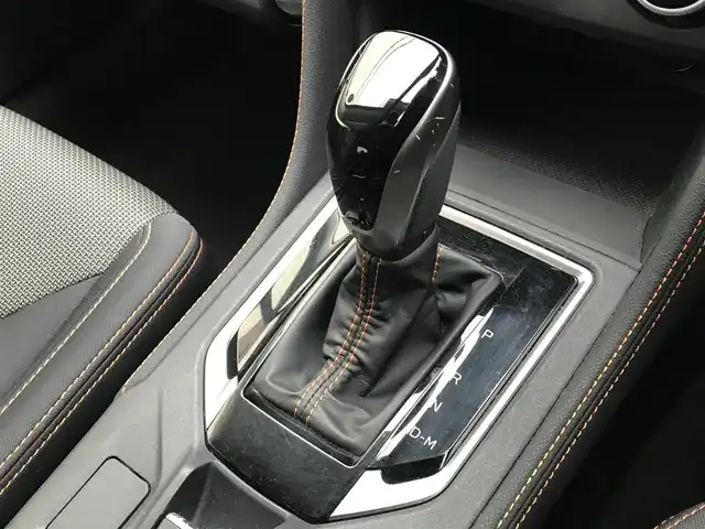 スバル インプレッサ ＸＶ 2．0i－L アイサイト 富山県 2018(平30)年 7.9万km クリスタルホワイトP 社外SDナビ/フルセグＴＶ／Ｂｌｕｅｔｏｏｔｈ/レーダークルーズコントロール/ＬＥＤヘッドライト/レーンキープアシスト/ステアリングスイッチ/電動パーキングブレーキ/Ｘ－ＭＯＤＥ/純正ＡＷ１７インチ/スマートキー／プッシュスタート/ルーフレール/ETC/衝突軽減ブレーキ/保証書／取説有り