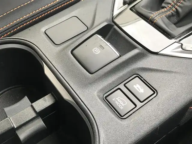 スバル インプレッサ ＸＶ 2．0i－L アイサイト 富山県 2018(平30)年 7.9万km クリスタルホワイトP 社外SDナビ/フルセグＴＶ／Ｂｌｕｅｔｏｏｔｈ/レーダークルーズコントロール/ＬＥＤヘッドライト/レーンキープアシスト/ステアリングスイッチ/電動パーキングブレーキ/Ｘ－ＭＯＤＥ/純正ＡＷ１７インチ/スマートキー／プッシュスタート/ルーフレール/ETC/衝突軽減ブレーキ/保証書／取説有り