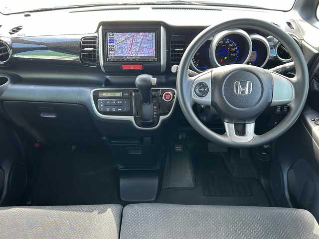 ホンダ Ｎ ＢＯＸ カスタム G Lパッケージ 福岡県 2013(平25)年 9.2万km クリスタルブラックパール 社外ナビ/(フルセグ/ＣＤ／ＤＶＤ再生/ＳＤ再生Ｂｌｕｅｔｏｏｔｈ)　/両側パワースライドドア　/ＥＴＣ　/オートライト　/スマートキー　/プッシュスタート　/ＬＥＤヘッドライト　/純正アルミホイール　/フロアマット/スペアキー