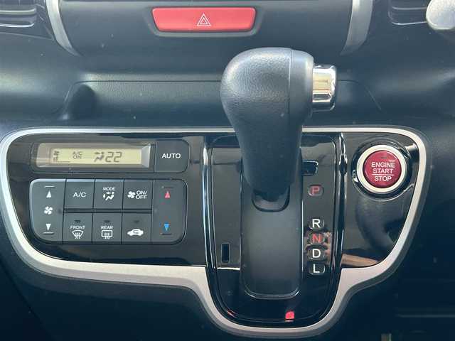 ホンダ Ｎ ＢＯＸ カスタム G Lパッケージ 福岡県 2013(平25)年 9.2万km クリスタルブラックパール 社外ナビ/(フルセグ/ＣＤ／ＤＶＤ再生/ＳＤ再生Ｂｌｕｅｔｏｏｔｈ)　/両側パワースライドドア　/ＥＴＣ　/オートライト　/スマートキー　/プッシュスタート　/ＬＥＤヘッドライト　/純正アルミホイール　/フロアマット/スペアキー
