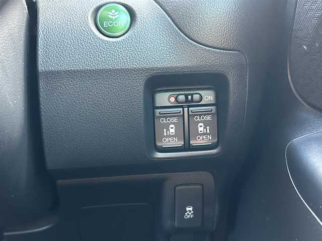 ホンダ Ｎ ＢＯＸ カスタム G Lパッケージ 福岡県 2013(平25)年 9.2万km クリスタルブラックパール 社外ナビ/(フルセグ/ＣＤ／ＤＶＤ再生/ＳＤ再生Ｂｌｕｅｔｏｏｔｈ)　/両側パワースライドドア　/ＥＴＣ　/オートライト　/スマートキー　/プッシュスタート　/ＬＥＤヘッドライト　/純正アルミホイール　/フロアマット/スペアキー