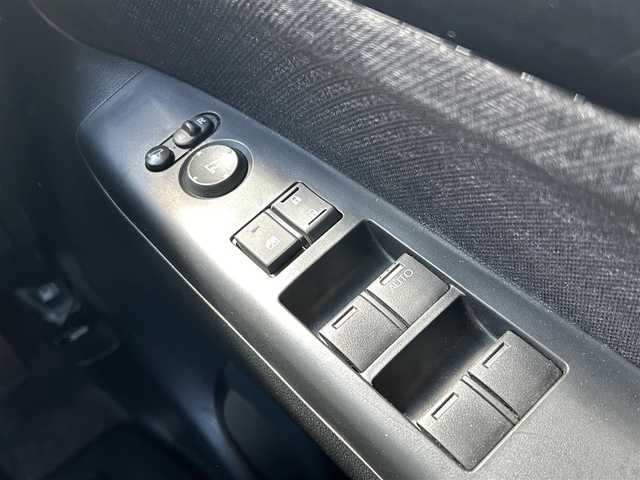 ホンダ Ｎ ＢＯＸ カスタム G Lパッケージ 福岡県 2013(平25)年 9.2万km クリスタルブラックパール 社外ナビ/(フルセグ/ＣＤ／ＤＶＤ再生/ＳＤ再生Ｂｌｕｅｔｏｏｔｈ)　/両側パワースライドドア　/ＥＴＣ　/オートライト　/スマートキー　/プッシュスタート　/ＬＥＤヘッドライト　/純正アルミホイール　/フロアマット/スペアキー