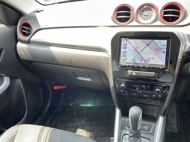 スズキ エスクード 1．4 ターボ 道北・旭川 2018(平30)年 8.2万km コスミックブラックパール ・４ＷＤ/・ワンオーナー/・純正ナビ/　ＣＤ・ＤＶＤ・ＢＴ・フルセグ/・純正エンジンスターター/・レーダーブレーキサポートII/　前方衝突警報ブレーキ/　ブレーキアシスト/・アダクティブクルーズコントロール/・エマージェンシーストップシグナル/・ヒルホールドコントロール/・ヒルディセントコントロール/・バックモニター/・パドルシフト/・前席シートヒーター/・社外１６インチアルミ/・スペアキー１/・新車時保証書/取説