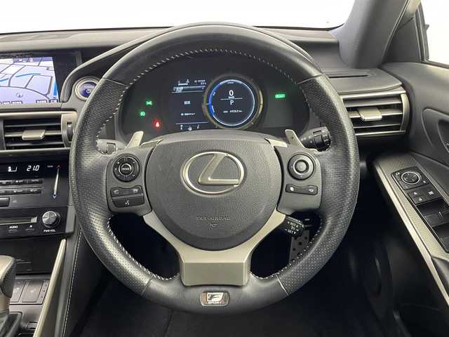 レクサス ＩＳ 300h Fスポーツ 埼玉県 2014(平26)年 5万km ホワイトノーヴァガラスフレーク サンルーフ　メーカーナビ　バックカメラ　ビルトインＥＴＣ　クルーズコントロール　黒ハーフレザーシート　シートヒーター　パワーシート　パドルシフト　ＬＥＤライト　オートライト　スマートキー　ＴＶ
