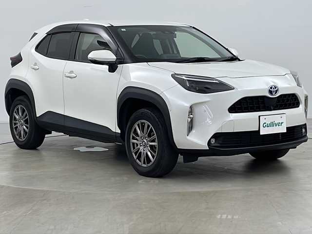 トヨタ ヤリスクロス ハイブリッド X 道央・札幌 2021(令3)年 3.9万km ホワイトパールクリスタルシャイン ・寒冷地仕様/・純正ディスプレイオーディオ&BT&Miracast/・パノラミックビューモニター/・バックカメラ/・トヨタセーフティセンス/・プリクラッシュセーフティ/・レーントレーシングアシスト/・レーダークルーズコントロール/・ロードサインアシスト/・先行車発進告知機能/・インテリジェントクリアランスソナー/・横滑り制御機能/・ダウンヒルアシストコントロール/・DRIVEモード/・EVモード/・前後ドライブレコーダー/・ビルトインETC/・ステアリングスイッチ/・純正フロアマット/・プッシュスタート/・オートライト/・オートマチックハイビーム/・ヘッドライトレベライザー/・スマートキー/・スペアキー
