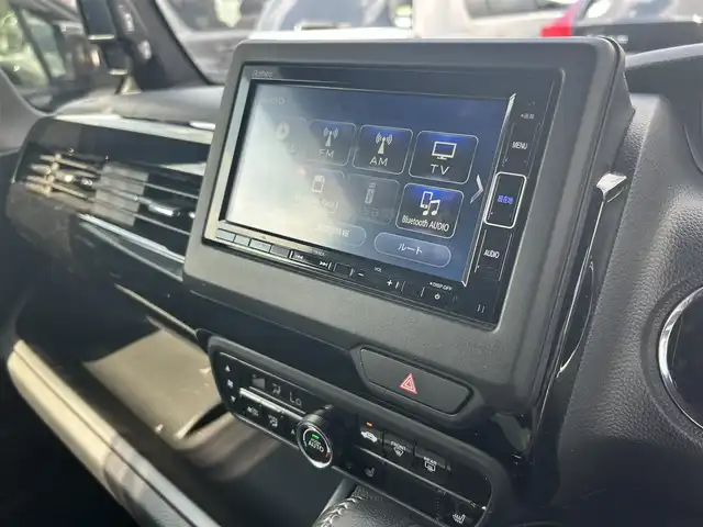ホンダ Ｎ ＢＯＸ カスタム L ターボ 滋賀県 2021(令3)年 6.5万km シャイニンググレーM 純正ナビ/(フルセグ/SD/DVD/Bluetooth)/追従クルーズコントロール/両側電動/ＥＴＣ/ドライブレコーダー/シートヒーター/バックカメラ/ハーフレザーシート/ＬＥＤ/オートライト/オートハイビーム/クリアランスソナー/レーンキープアシスト/衝突軽減システム/横滑り防止装置/プッシュスタート/スマートキー×2