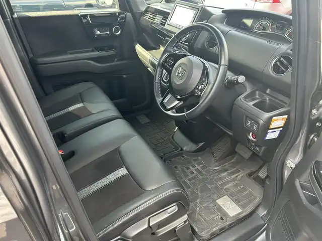 ホンダ Ｎ ＢＯＸ カスタム L ターボ 滋賀県 2021(令3)年 6.5万km シャイニンググレーM 純正ナビ/(フルセグ/SD/DVD/Bluetooth)/追従クルーズコントロール/両側電動/ＥＴＣ/ドライブレコーダー/シートヒーター/バックカメラ/ハーフレザーシート/ＬＥＤ/オートライト/オートハイビーム/クリアランスソナー/レーンキープアシスト/衝突軽減システム/横滑り防止装置/プッシュスタート/スマートキー×2