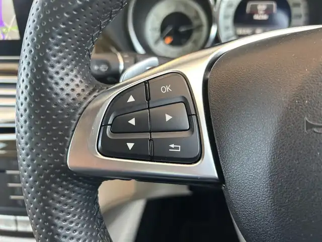 メルセデス・ベンツ ＣＬＳ５５０ 茨城県 2015(平27)年 4.7万km ヒヤシンスレッド ガラススライディングルーフ/レーダーセーフティパッケージ/-ブレーキアシストプラス/-PRE-SAFEブレーキ/-アクティブレーンキーピングアシスト/-アクティブブラインドスポットアシスト/-ディストロニック・プラス/AIRマティックサスペンション/AMGスタイリングパッケージ/-フロントスポイラー/リアスカート/19インチAMG5スポークアルミホイール/COMANDシステム/-7インチワイドディスプレイ/-HDDナビゲーション/-フルセグTV/Bluetooth/CD/DVD/パーキングアシストリアビューカメラ/クルーズコントロール＆可変スピードリミッター/パドルシフト/フロントシートヒーター/フロントパワーシート（メモリー付）/ETC