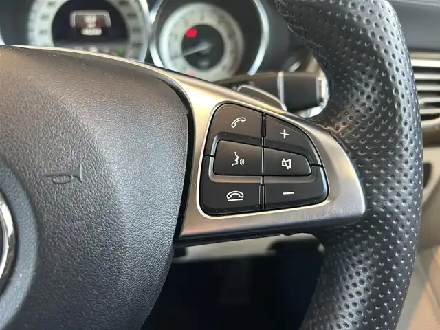メルセデス・ベンツ ＣＬＳ５５０ 茨城県 2015(平27)年 4.7万km ヒヤシンスレッド ガラススライディングルーフ/レーダーセーフティパッケージ/-ブレーキアシストプラス/-PRE-SAFEブレーキ/-アクティブレーンキーピングアシスト/-アクティブブラインドスポットアシスト/-ディストロニック・プラス/AIRマティックサスペンション/AMGスタイリングパッケージ/-フロントスポイラー/リアスカート/19インチAMG5スポークアルミホイール/COMANDシステム/-7インチワイドディスプレイ/-HDDナビゲーション/-フルセグTV/Bluetooth/CD/DVD/パーキングアシストリアビューカメラ/クルーズコントロール＆可変スピードリミッター/パドルシフト/フロントシートヒーター/フロントパワーシート（メモリー付）/ETC