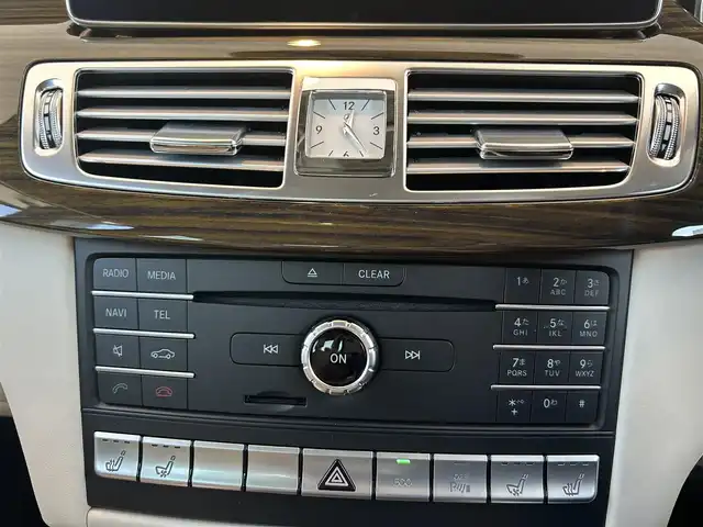 メルセデス・ベンツ ＣＬＳ５５０ 茨城県 2015(平27)年 4.7万km ヒヤシンスレッド ガラススライディングルーフ/レーダーセーフティパッケージ/-ブレーキアシストプラス/-PRE-SAFEブレーキ/-アクティブレーンキーピングアシスト/-アクティブブラインドスポットアシスト/-ディストロニック・プラス/AIRマティックサスペンション/AMGスタイリングパッケージ/-フロントスポイラー/リアスカート/19インチAMG5スポークアルミホイール/COMANDシステム/-7インチワイドディスプレイ/-HDDナビゲーション/-フルセグTV/Bluetooth/CD/DVD/パーキングアシストリアビューカメラ/クルーズコントロール＆可変スピードリミッター/パドルシフト/フロントシートヒーター/フロントパワーシート（メモリー付）/ETC