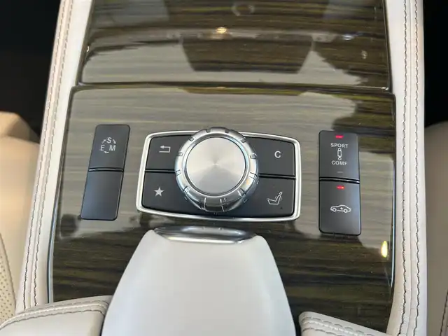 メルセデス・ベンツ ＣＬＳ５５０ 茨城県 2015(平27)年 4.7万km ヒヤシンスレッド ガラススライディングルーフ/レーダーセーフティパッケージ/-ブレーキアシストプラス/-PRE-SAFEブレーキ/-アクティブレーンキーピングアシスト/-アクティブブラインドスポットアシスト/-ディストロニック・プラス/AIRマティックサスペンション/AMGスタイリングパッケージ/-フロントスポイラー/リアスカート/19インチAMG5スポークアルミホイール/COMANDシステム/-7インチワイドディスプレイ/-HDDナビゲーション/-フルセグTV/Bluetooth/CD/DVD/パーキングアシストリアビューカメラ/クルーズコントロール＆可変スピードリミッター/パドルシフト/フロントシートヒーター/フロントパワーシート（メモリー付）/ETC