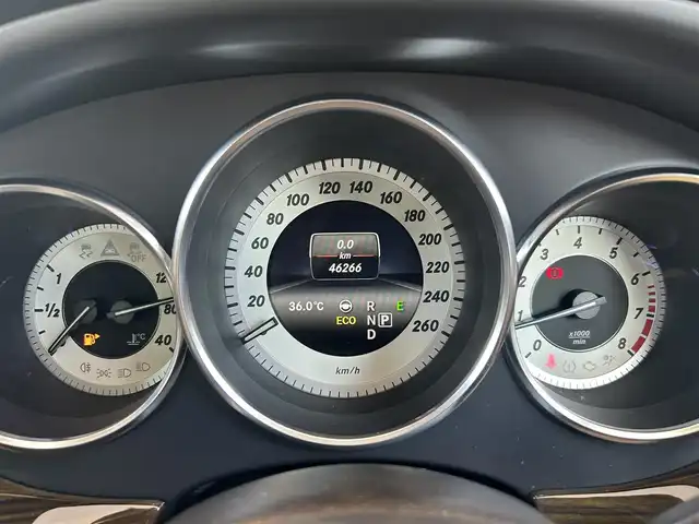メルセデス・ベンツ ＣＬＳ５５０ 茨城県 2015(平27)年 4.7万km ヒヤシンスレッド ガラススライディングルーフ/レーダーセーフティパッケージ/-ブレーキアシストプラス/-PRE-SAFEブレーキ/-アクティブレーンキーピングアシスト/-アクティブブラインドスポットアシスト/-ディストロニック・プラス/AIRマティックサスペンション/AMGスタイリングパッケージ/-フロントスポイラー/リアスカート/19インチAMG5スポークアルミホイール/COMANDシステム/-7インチワイドディスプレイ/-HDDナビゲーション/-フルセグTV/Bluetooth/CD/DVD/パーキングアシストリアビューカメラ/クルーズコントロール＆可変スピードリミッター/パドルシフト/フロントシートヒーター/フロントパワーシート（メモリー付）/ETC