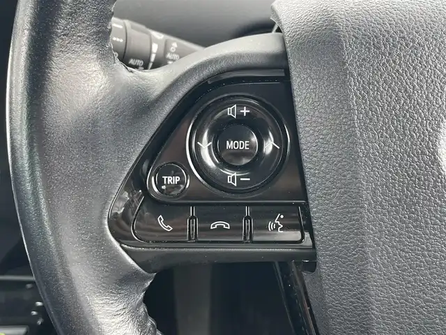 トヨタ プリウス A プレミアム 滋賀県 2021(令3)年 1.2万km プラチナホワイトパールマイカ 純正ナビ/(フルセグ/Bluetooth/CD/DVD)/トヨタセーフティーセンス/・プリクラッシュセーフティ/・レーダークルーズコントロール/・レーンキープアシスト/・標識認識/・先行車発進告知/・ブラインドスポットモニター/・オートハイビーム/LEDオートライト/フォグ/全方位カメラ/レザーシート/D席パワーシート/前席シートヒーター/前席ベンチレーション/ヘッドアップディスプレイ/自動駐車システム/電動格納ミラー/ビルトインETC/スペアタイヤ/スペアキー