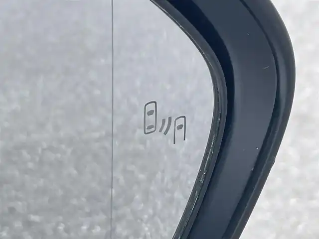 トヨタ プリウス A プレミアム 滋賀県 2021(令3)年 1.2万km プラチナホワイトパールマイカ 純正ナビ/(フルセグ/Bluetooth/CD/DVD)/トヨタセーフティーセンス/・プリクラッシュセーフティ/・レーダークルーズコントロール/・レーンキープアシスト/・標識認識/・先行車発進告知/・ブラインドスポットモニター/・オートハイビーム/LEDオートライト/フォグ/全方位カメラ/レザーシート/D席パワーシート/前席シートヒーター/前席ベンチレーション/ヘッドアップディスプレイ/自動駐車システム/電動格納ミラー/ビルトインETC/スペアタイヤ/スペアキー