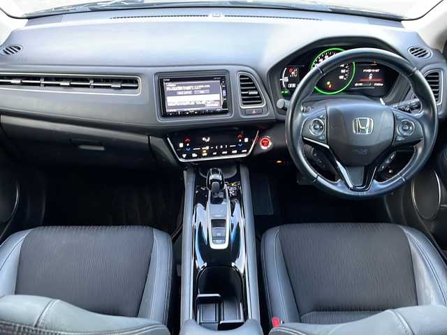 ホンダ ヴェゼル ハイブリッド Z ホンダセンシング 徳島県 2018(平30)年 7.7万km クリスタルブラックパール 社外SDナビ　VXM-185VFi/（DISC/ラジオ/フルセグ/BT/USB/iPod）/パドルシフト/オートブレーキホールド/ワイパーデザイアー/追従式クルーズコントロール/ETC/ハーフレザーシート/D・N席シートヒーター/LEDヘッドライト/純正17インチアルミホイール/純正フロアマット/ドライブレコーダー/ECON/ドアバイザー/フォグライト