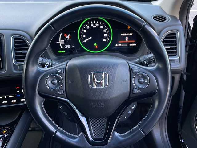 ホンダ ヴェゼル ハイブリッド Z ホンダセンシング 徳島県 2018(平30)年 7.7万km クリスタルブラックパール 社外SDナビ　VXM-185VFi/（DISC/ラジオ/フルセグ/BT/USB/iPod）/パドルシフト/オートブレーキホールド/ワイパーデザイアー/追従式クルーズコントロール/ETC/ハーフレザーシート/D・N席シートヒーター/LEDヘッドライト/純正17インチアルミホイール/純正フロアマット/ドライブレコーダー/ECON/ドアバイザー/フォグライト