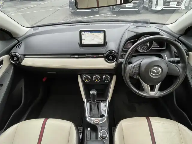 マツダ デミオ 13S Lパッケージ 東京都 2015(平27)年 2.7万km ディープクリスタルブルーマイカ マツダ純正ナビ/・BT/AM/FM/SD/バックビューモニター/ＵＳＢ入力端子/ドライブモード/純正フロアマット/純正ドアバイザー/アイドリングストップ/純正アルミ/コーナーセンサー/横滑り制御機能/プッシュスタート /スマートキー