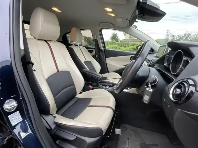 マツダ デミオ 13S Lパッケージ 東京都 2015(平27)年 2.7万km ディープクリスタルブルーマイカ マツダ純正ナビ/・BT/AM/FM/SD/バックビューモニター/ＵＳＢ入力端子/ドライブモード/純正フロアマット/純正ドアバイザー/アイドリングストップ/純正アルミ/コーナーセンサー/横滑り制御機能/プッシュスタート /スマートキー