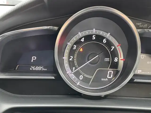 マツダ デミオ 13S Lパッケージ 東京都 2015(平27)年 2.7万km ディープクリスタルブルーマイカ マツダ純正ナビ/・BT/AM/FM/SD/バックビューモニター/ＵＳＢ入力端子/ドライブモード/純正フロアマット/純正ドアバイザー/アイドリングストップ/純正アルミ/コーナーセンサー/横滑り制御機能/プッシュスタート /スマートキー