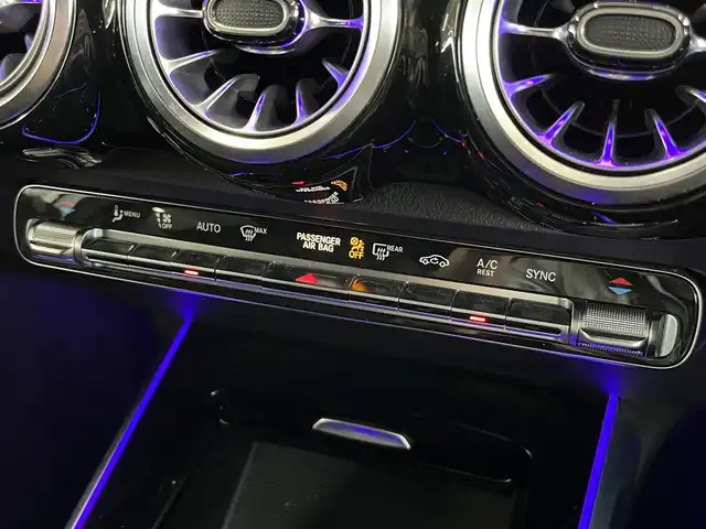 メルセデス・ベンツ Ｍ・ベンツ ＧＬＢ２００ｄ 4マチック AMGライン 山形県 2022(令4)年 3.4万km デジタルホワイト 純正HDDナビ　/360°カメラ　/ETC2.0 /フルセグTV　/Bluetooth/USB /３列シート　/ハーフレザーシート　/運転席/助手席シートヒーター　/ルーフレール　/電動リアゲート　/コーナーセンサー