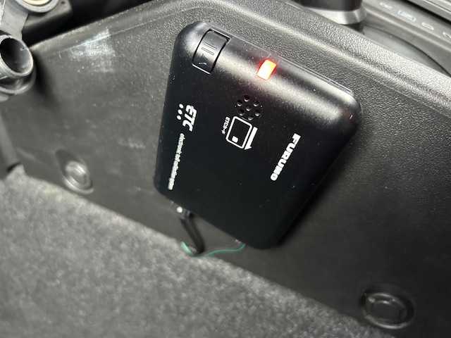 スズキ ジムニー XC 静岡県 2020(令2)年 4万km ブルーイッシュブラックパール3 ●社外SDナビ/(フルセグ/CD/DVD/Bluetooth)/(イクリプス/AVN-LS02W)/●前席シートヒーター/●バックカメラ/●クルーズコントロール/●衝突被害軽減システム/●レーンキープアシスト/●LEDヘッドライト＆フォグランプ/●オートライト/●革巻きステアリング/●ステアリングスイッチ/●ETC/●電動格納ウィンカーミラー/●ヘッドライトウォッシャー/●サイドミラーヒーター/●ダウンヒルアシストコントロール/●前席レザーシートカバー/●スマートキー/●プッシュスタート/●純正フロアマット/●純正16インチアルミホイール/●ダブル＋サイドSRS＋ABS/●保証書/●取扱説明書