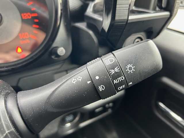 スズキ ジムニー XC 静岡県 2020(令2)年 4万km ブルーイッシュブラックパール3 ●社外SDナビ/(フルセグ/CD/DVD/Bluetooth)/(イクリプス/AVN-LS02W)/●前席シートヒーター/●バックカメラ/●クルーズコントロール/●衝突被害軽減システム/●レーンキープアシスト/●LEDヘッドライト＆フォグランプ/●オートライト/●革巻きステアリング/●ステアリングスイッチ/●ETC/●電動格納ウィンカーミラー/●ヘッドライトウォッシャー/●サイドミラーヒーター/●ダウンヒルアシストコントロール/●前席レザーシートカバー/●スマートキー/●プッシュスタート/●純正フロアマット/●純正16インチアルミホイール/●ダブル＋サイドSRS＋ABS/●保証書/●取扱説明書