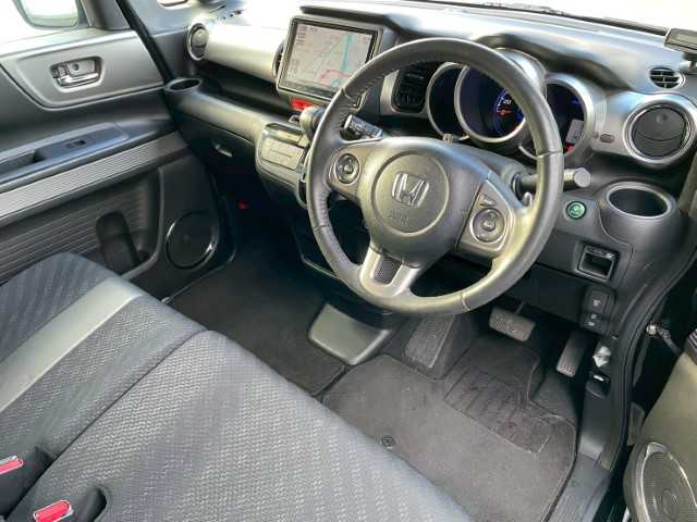 ホンダ Ｎ ＢＯＸ スラッシュ G ターボ Aパッケージ 岩手県 2015(平27)年 8.6万km スマートブラック 純正8インチSDナビ/パドルシフト　/ステアリングリモコン　/電動格納ミラー　/フォグランプ　/エンジンスタートボタン　/４ＷＤ　/スマートキー　/バックカメラ　/ＥＴＣ　/フロアマット