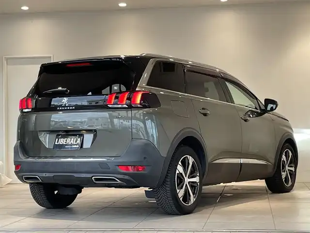 プジョー ５００８ GT ブルーHDi 愛知県 2018(平30)年 4.8万km アマゾナイトグレー Ｐａｎａｓｏｎｉｃナビ内臓　/フルセグＴＶ　/ハーフレザー　/パフュームディフューザー　/パーキングセンサー　/ＬＫＡ　/ＢＳＭ　　/クルーズコントロール　/バックカメラ　/サイドカメラ　/ミラーリンク　/AppleCarPlay/AndroidAuto/ＥＴＣ/インテリジェントオートライト/パワーバックドア/パドルシフト/ETC/プッシュスタート/アイドリングストップ/ウィンカーミラー