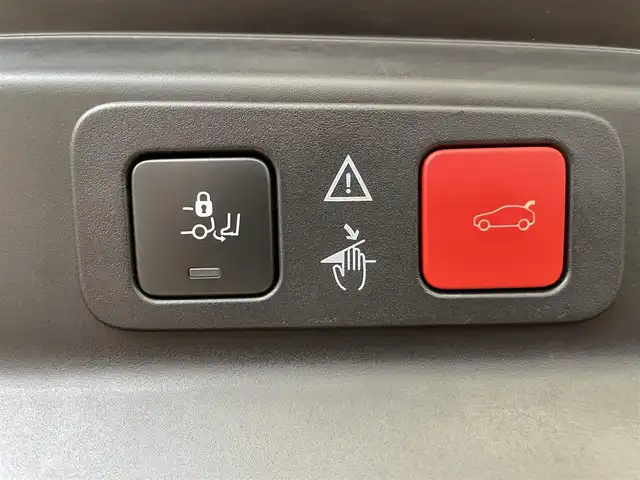 プジョー ５００８ GT ブルーHDi 愛知県 2018(平30)年 4.8万km アマゾナイトグレー Ｐａｎａｓｏｎｉｃナビ内臓　/フルセグＴＶ　/ハーフレザー　/パフュームディフューザー　/パーキングセンサー　/ＬＫＡ　/ＢＳＭ　　/クルーズコントロール　/バックカメラ　/サイドカメラ　/ミラーリンク　/AppleCarPlay/AndroidAuto/ＥＴＣ/インテリジェントオートライト/パワーバックドア/パドルシフト/ETC/プッシュスタート/アイドリングストップ/ウィンカーミラー