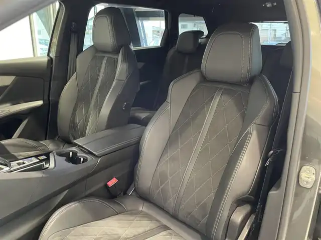 プジョー ５００８ GT ブルーHDi 愛知県 2018(平30)年 4.8万km アマゾナイトグレー Ｐａｎａｓｏｎｉｃナビ内臓　/フルセグＴＶ　/ハーフレザー　/パフュームディフューザー　/パーキングセンサー　/ＬＫＡ　/ＢＳＭ　　/クルーズコントロール　/バックカメラ　/サイドカメラ　/ミラーリンク　/AppleCarPlay/AndroidAuto/ＥＴＣ/インテリジェントオートライト/パワーバックドア/パドルシフト/ETC/プッシュスタート/アイドリングストップ/ウィンカーミラー