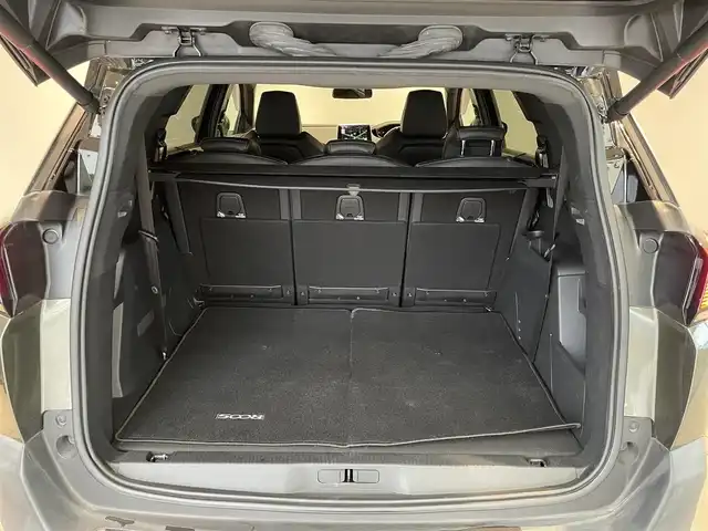 プジョー ５００８ GT ブルーHDi 愛知県 2018(平30)年 4.8万km アマゾナイトグレー Ｐａｎａｓｏｎｉｃナビ内臓　/フルセグＴＶ　/ハーフレザー　/パフュームディフューザー　/パーキングセンサー　/ＬＫＡ　/ＢＳＭ　　/クルーズコントロール　/バックカメラ　/サイドカメラ　/ミラーリンク　/AppleCarPlay/AndroidAuto/ＥＴＣ/インテリジェントオートライト/パワーバックドア/パドルシフト/ETC/プッシュスタート/アイドリングストップ/ウィンカーミラー