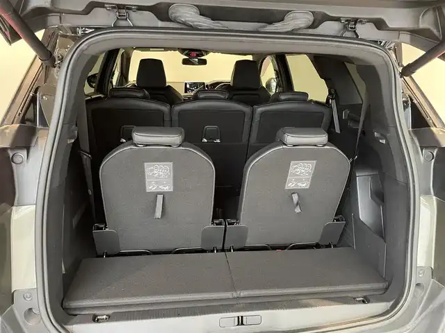 プジョー ５００８ GT ブルーHDi 愛知県 2018(平30)年 4.8万km アマゾナイトグレー Ｐａｎａｓｏｎｉｃナビ内臓　/フルセグＴＶ　/ハーフレザー　/パフュームディフューザー　/パーキングセンサー　/ＬＫＡ　/ＢＳＭ　　/クルーズコントロール　/バックカメラ　/サイドカメラ　/ミラーリンク　/AppleCarPlay/AndroidAuto/ＥＴＣ/インテリジェントオートライト/パワーバックドア/パドルシフト/ETC/プッシュスタート/アイドリングストップ/ウィンカーミラー