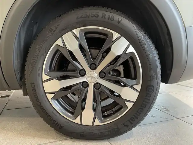 プジョー ５００８ GT ブルーHDi 愛知県 2018(平30)年 4.8万km アマゾナイトグレー Ｐａｎａｓｏｎｉｃナビ内臓　/フルセグＴＶ　/ハーフレザー　/パフュームディフューザー　/パーキングセンサー　/ＬＫＡ　/ＢＳＭ　　/クルーズコントロール　/バックカメラ　/サイドカメラ　/ミラーリンク　/AppleCarPlay/AndroidAuto/ＥＴＣ/インテリジェントオートライト/パワーバックドア/パドルシフト/ETC/プッシュスタート/アイドリングストップ/ウィンカーミラー