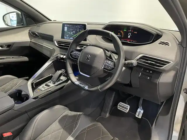 プジョー ５００８ GT ブルーHDi 愛知県 2018(平30)年 4.8万km アマゾナイトグレー Ｐａｎａｓｏｎｉｃナビ内臓　/フルセグＴＶ　/ハーフレザー　/パフュームディフューザー　/パーキングセンサー　/ＬＫＡ　/ＢＳＭ　　/クルーズコントロール　/バックカメラ　/サイドカメラ　/ミラーリンク　/AppleCarPlay/AndroidAuto/ＥＴＣ/インテリジェントオートライト/パワーバックドア/パドルシフト/ETC/プッシュスタート/アイドリングストップ/ウィンカーミラー