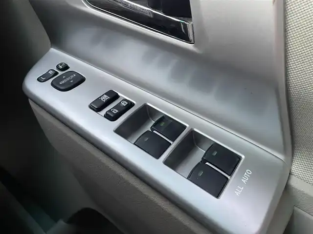 トヨタ ノア G 埼玉県 2012(平24)年 9.1万km グレーメタリック /純正HDDナビ//フルセグTV//バックカメラ//フリップダウンモニター//CD/DVD/Bluetooth//両側パワースライドドア//クルーズコントロール//運転席シートヒーター//ビルトインETC//スマートキーx2//キセノン//Wエアバッグ//ABS//コンビステアリング//ステアリングオーディオリモコン//オートライト//Fフォグランプ//プライバシーガラス//ドアバイザー//純正15インチAW