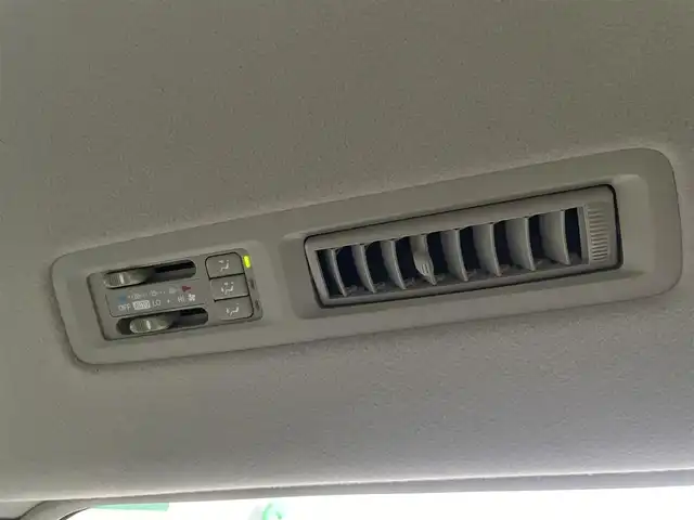 トヨタ ノア G 埼玉県 2012(平24)年 9.1万km グレーメタリック /純正HDDナビ//フルセグTV//バックカメラ//フリップダウンモニター//CD/DVD/Bluetooth//両側パワースライドドア//クルーズコントロール//運転席シートヒーター//ビルトインETC//スマートキーx2//キセノン//Wエアバッグ//ABS//コンビステアリング//ステアリングオーディオリモコン//オートライト//Fフォグランプ//プライバシーガラス//ドアバイザー//純正15インチAW