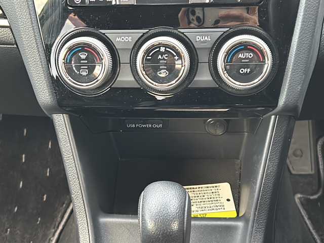 スバル インプレッサ ＸＶ 2．0i アイサイト プラウドED 愛知県 2016(平28)年 8.7万km デザートカーキ 登録時走行距離86696km/純正メモリナビ/(フルセグテレビ.FM.AM.Bluetooth)/純正17インチAW/純正フロアマット/バックカメラ/アイドリングストップ/ルーフレール/ウィンカーミラー/クルーズコントロール/ドアバイザー/プッシュスタート/パドルシフト/スマートキー/ドライブレコーダー/ETC/保証書/取扱説明書