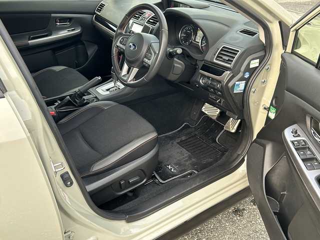 スバル インプレッサ ＸＶ 2．0i アイサイト プラウドED 愛知県 2016(平28)年 8.7万km デザートカーキ 登録時走行距離86696km/純正メモリナビ/(フルセグテレビ.FM.AM.Bluetooth)/純正17インチAW/純正フロアマット/バックカメラ/アイドリングストップ/ルーフレール/ウィンカーミラー/クルーズコントロール/ドアバイザー/プッシュスタート/パドルシフト/スマートキー/ドライブレコーダー/ETC/保証書/取扱説明書