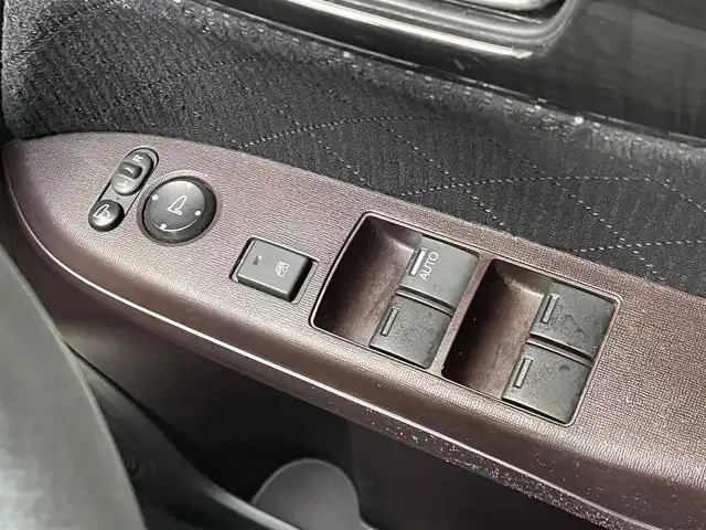 ホンダ Ｎ ＯＮＥ プレミアム Lパッケージ 山口県 2013(平25)年 7.2万km プレミアムホワイトパール 社外ナビ/フルセグTV/電動格納ミラー/純正フロアマット/フォグランプ/ドアバイザー