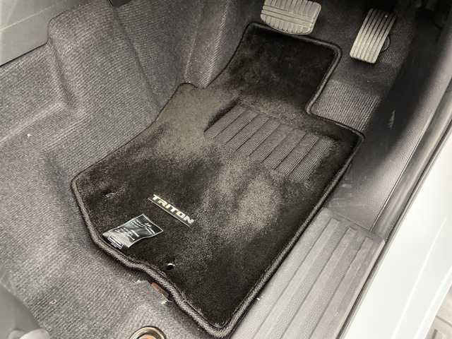 三菱 トライトン GSR 群馬県 2024(令6)年 0.3万km ホワイトダイヤモンド 純正９型ナビ　全周囲カメラ　ＥＴＣ　ドラレコ　衝突被害軽減ブレーキ　レーンアシスト　アダプティブクルーズコントロール　ＬＥＤヘッドライト　ステアリングヒーター　レザーシート　シートヒーター　禁煙車