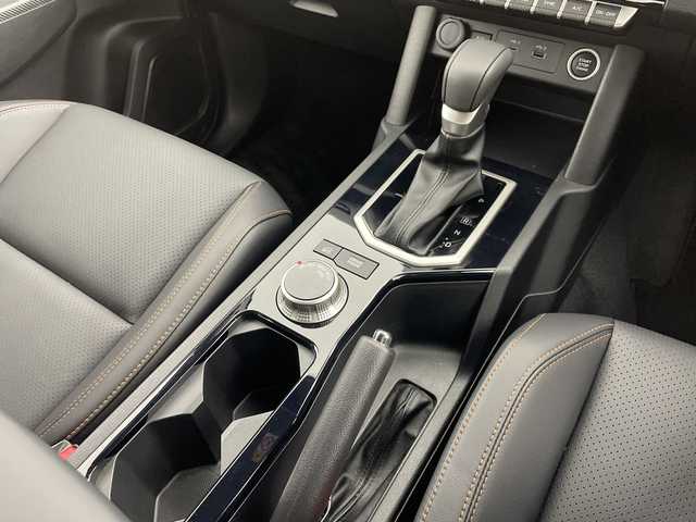 三菱 トライトン GSR 群馬県 2024(令6)年 0.3万km ホワイトダイヤモンド 純正９型ナビ　全周囲カメラ　ＥＴＣ　ドラレコ　衝突被害軽減ブレーキ　レーンアシスト　アダプティブクルーズコントロール　ＬＥＤヘッドライト　ステアリングヒーター　レザーシート　シートヒーター　禁煙車