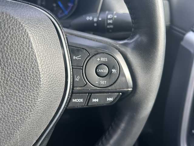 トヨタ ＲＡＶ４ ハイブリットG 東京都 2020(令2)年 5.7万km ホワイトパールクリスタルシャイン ワンオーナー/レザーシート/4WD/純正SDナビ（NSZT-Y68T）/・Bluetooth/TV/CD/DVD/SD/Toyota Safety Sense/・プリクラッシュセーフティ/・レーントレーシングアシスト/・レーダークルーズコントロール/・オートマチックハイビーム/・ロードサインアシスト/先行車発進告知機能/インテリジェントクリアランスソナー/リヤクロストラフィックオートブレーキ/ブラインドスポットモニター/横滑り防止装置/盗難防止装置/ドライブレコーダー/バックカメラ/オートライト/オートマチックハイビーム/オートエアコン/電動格納ミラー/プッシュスタート/電動リアゲート/コーナーセンサー/純正18インチアルミホイール/TRD製エアロパーツセット/TRD製オーバーフェンダー/ETC/スペアキー1本/取扱説明書