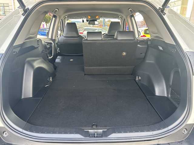 トヨタ ＲＡＶ４ ハイブリットG 東京都 2020(令2)年 5.7万km ホワイトパールクリスタルシャイン ワンオーナー/レザーシート/4WD/純正SDナビ（NSZT-Y68T）/・Bluetooth/TV/CD/DVD/SD/Toyota Safety Sense/・プリクラッシュセーフティ/・レーントレーシングアシスト/・レーダークルーズコントロール/・オートマチックハイビーム/・ロードサインアシスト/先行車発進告知機能/インテリジェントクリアランスソナー/リヤクロストラフィックオートブレーキ/ブラインドスポットモニター/横滑り防止装置/盗難防止装置/ドライブレコーダー/バックカメラ/オートライト/オートマチックハイビーム/オートエアコン/電動格納ミラー/プッシュスタート/電動リアゲート/コーナーセンサー/純正18インチアルミホイール/TRD製エアロパーツセット/TRD製オーバーフェンダー/ETC/スペアキー1本/取扱説明書