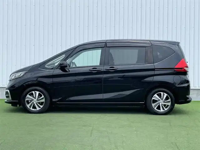 ホンダ フリード＋ G ホンダセンシング 香川県 2021(令3)年 4.1万km クリスタルブラックパール 登録時走行距離：40832km/カロッツェリア8型ナビ/　CD DVD BT フルセグTV/バックカメラ/両側パワースライドドア/衝突被害軽減装置/レーンキープアシスト/レーダークルーズコントロール/LEDヘッドライト/オートライト/フォグランプ/アイドリングストップ/横滑り防止装置/前後ドライブレコーダー/ビルトインETC/ロールサンシェード/ISOFIX/プッシュスタート/スマートキー