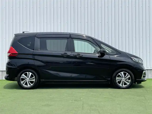 ホンダ フリード＋ G ホンダセンシング 香川県 2021(令3)年 4.1万km クリスタルブラックパール 登録時走行距離：40832km/カロッツェリア8型ナビ/　CD DVD BT フルセグTV/バックカメラ/両側パワースライドドア/衝突被害軽減装置/レーンキープアシスト/レーダークルーズコントロール/LEDヘッドライト/オートライト/フォグランプ/アイドリングストップ/横滑り防止装置/前後ドライブレコーダー/ビルトインETC/ロールサンシェード/ISOFIX/プッシュスタート/スマートキー