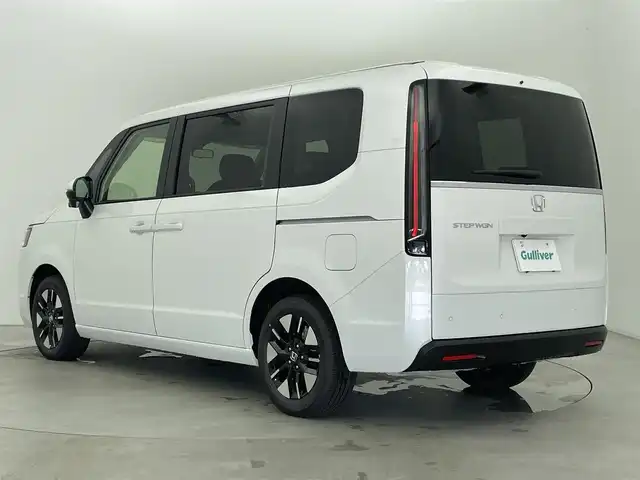 ホンダ ステップワゴン エアー EX 富山県 2025(令7)年 0.1万km未満 プラチナホワイトパール 登録済未使用車/4WD/純正11.4型ナビ（AM/FM/CD/DVD/USB/SD/BT）/フルセグTV/バックカメラ/両側パワースライドドア/衝突軽減ブレーキ/標識認識機能/渋滞追従機能付アダプティブクルーズコントロール/車線維持支援システム/ブラインドスポットインフォメーション/誤発進抑制機能/パーキングセンサーシステム/後退出庫サポート/オートハイビーム/LEDヘッドライト/純正16インチAW/パドルシフト/電動リアゲート/スマートキー×２/プッシュスタート/アイドリングストップ/取扱説明書/保証書