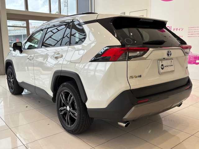 トヨタ ＲＡＶ４ ハイブリットG 埼玉県 2020(令2)年 5.8万km ホワイトパールクリスタルシャイン トヨタセーフティーセンス　/サンルーフ　/純正9インチナビ /　　CD/DVD/BT/フルセグ/バックカメラ /パワーバックドア /レーダークルーズコントロール/LEDオートライト /革シート /メモリシート /シートヒーター /純正18インチアルミ /ブラインドスポットモニター/ステアリングヒーター/ETC