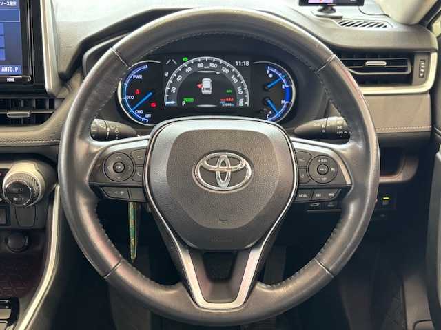 トヨタ ＲＡＶ４ ハイブリットG 埼玉県 2020(令2)年 5.8万km ホワイトパールクリスタルシャイン トヨタセーフティーセンス　/サンルーフ　/純正9インチナビ /　　CD/DVD/BT/フルセグ/バックカメラ /パワーバックドア /レーダークルーズコントロール/LEDオートライト /革シート /メモリシート /シートヒーター /純正18インチアルミ /ブラインドスポットモニター/ステアリングヒーター/ETC