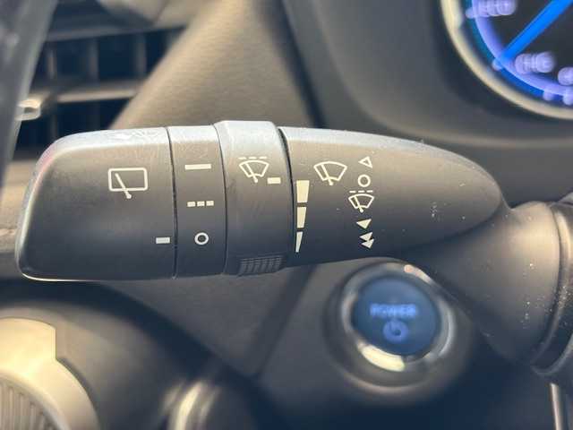 トヨタ ＲＡＶ４ ハイブリットG 埼玉県 2020(令2)年 5.8万km ホワイトパールクリスタルシャイン トヨタセーフティーセンス　/サンルーフ　/純正9インチナビ /　　CD/DVD/BT/フルセグ/バックカメラ /パワーバックドア /レーダークルーズコントロール/LEDオートライト /革シート /メモリシート /シートヒーター /純正18インチアルミ /ブラインドスポットモニター/ステアリングヒーター/ETC